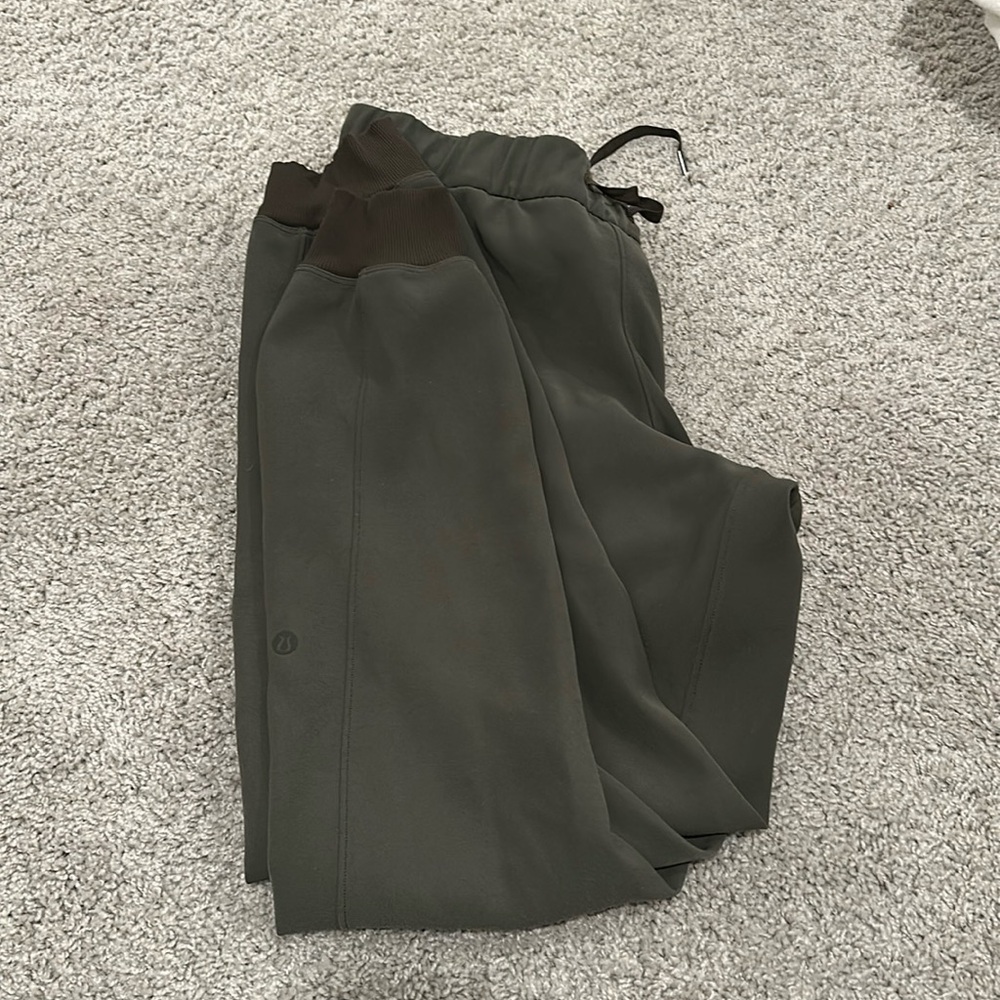 Lululemon joggers, Size 8
